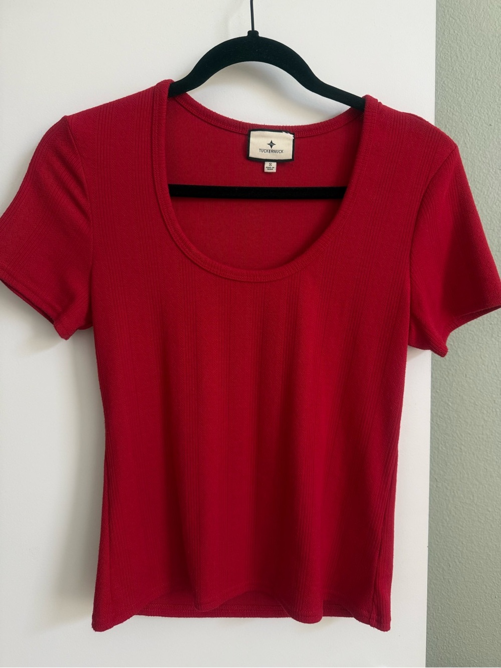 TUCKERNUCK Scoop Neck Red Tee Pointelle Small